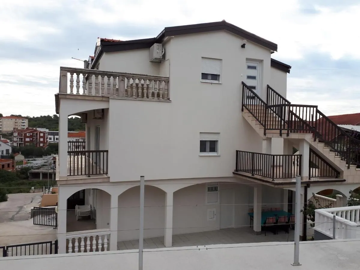 Apartments Madzari - Ciovo - Pool Trogir
